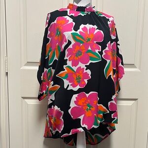 Vibrant Floral Women's Blouse in Black and Pink
